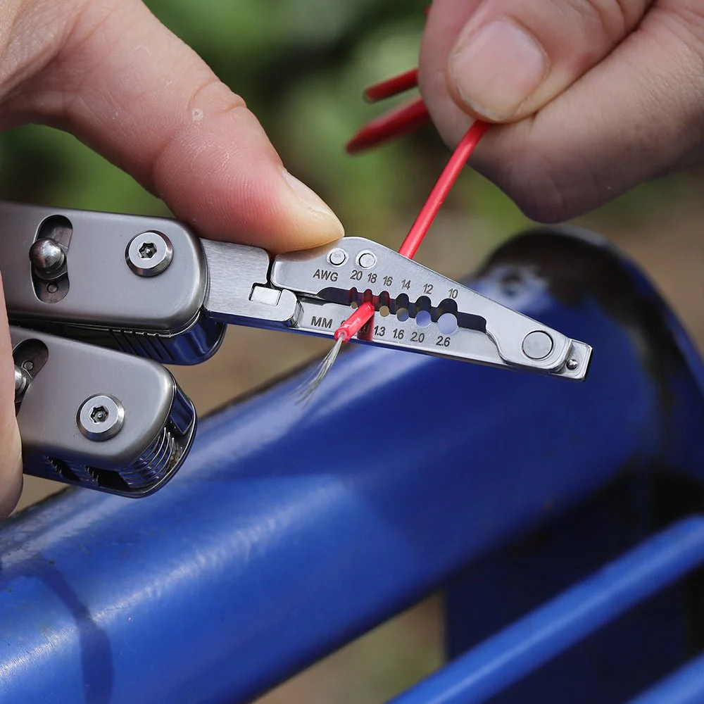 Wire Stripper - Short, 2 Slots - Image 6